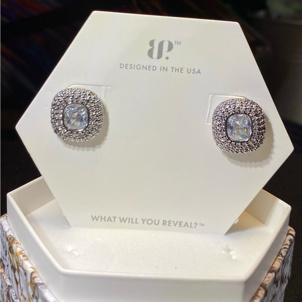 āFierce As Fireā April 2025 CZ Hematite Stud Earrings - Picture 2 of 3
